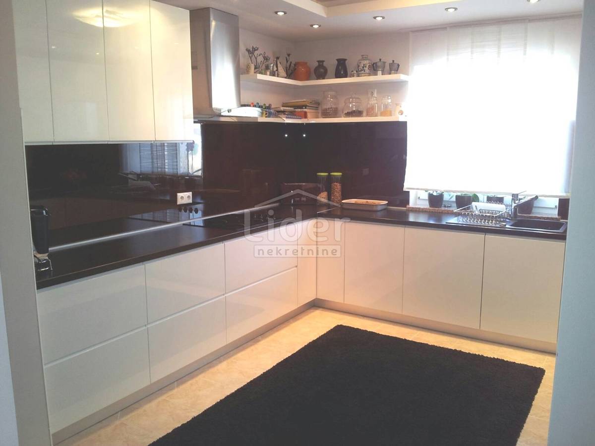 Apartma Crikvenica, 125m2