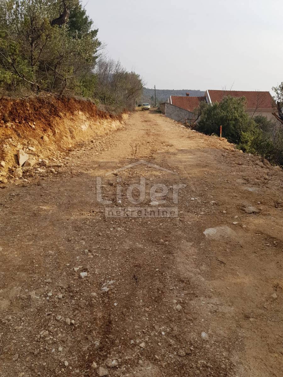 Zemljišče Kruševo, 738m2