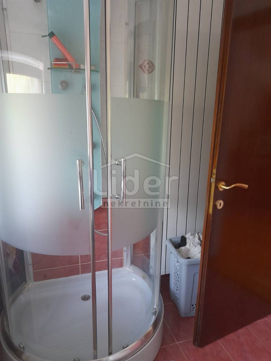 Hiša Škurinje, 250m2