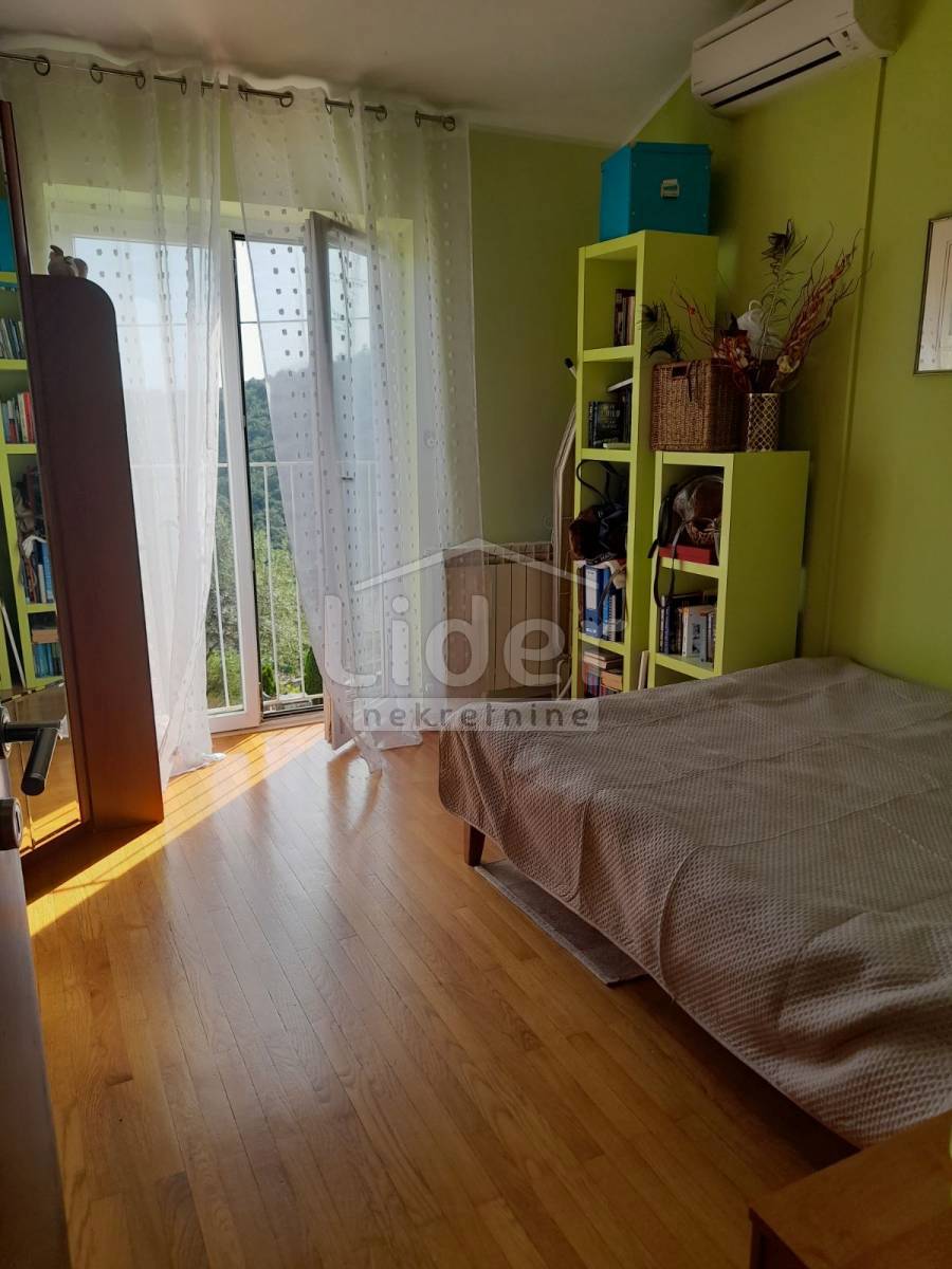 Hiša Škurinje, 250m2