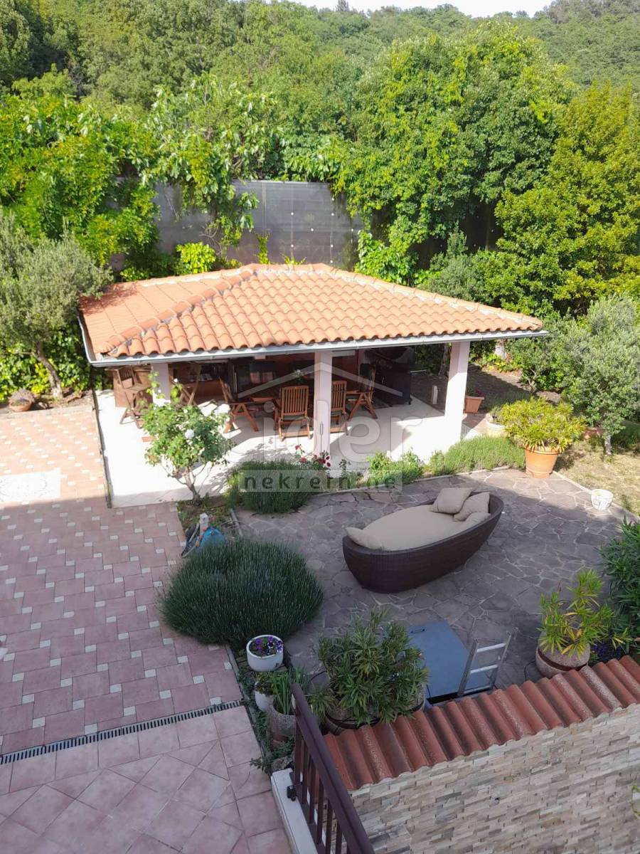 Hiša Škurinje, 250m2