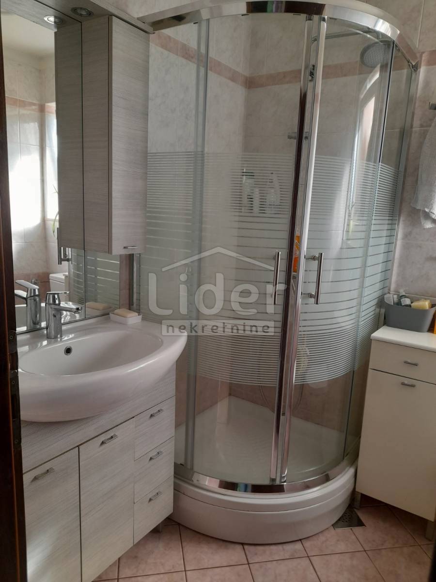 Hiša Škurinje, 250m2