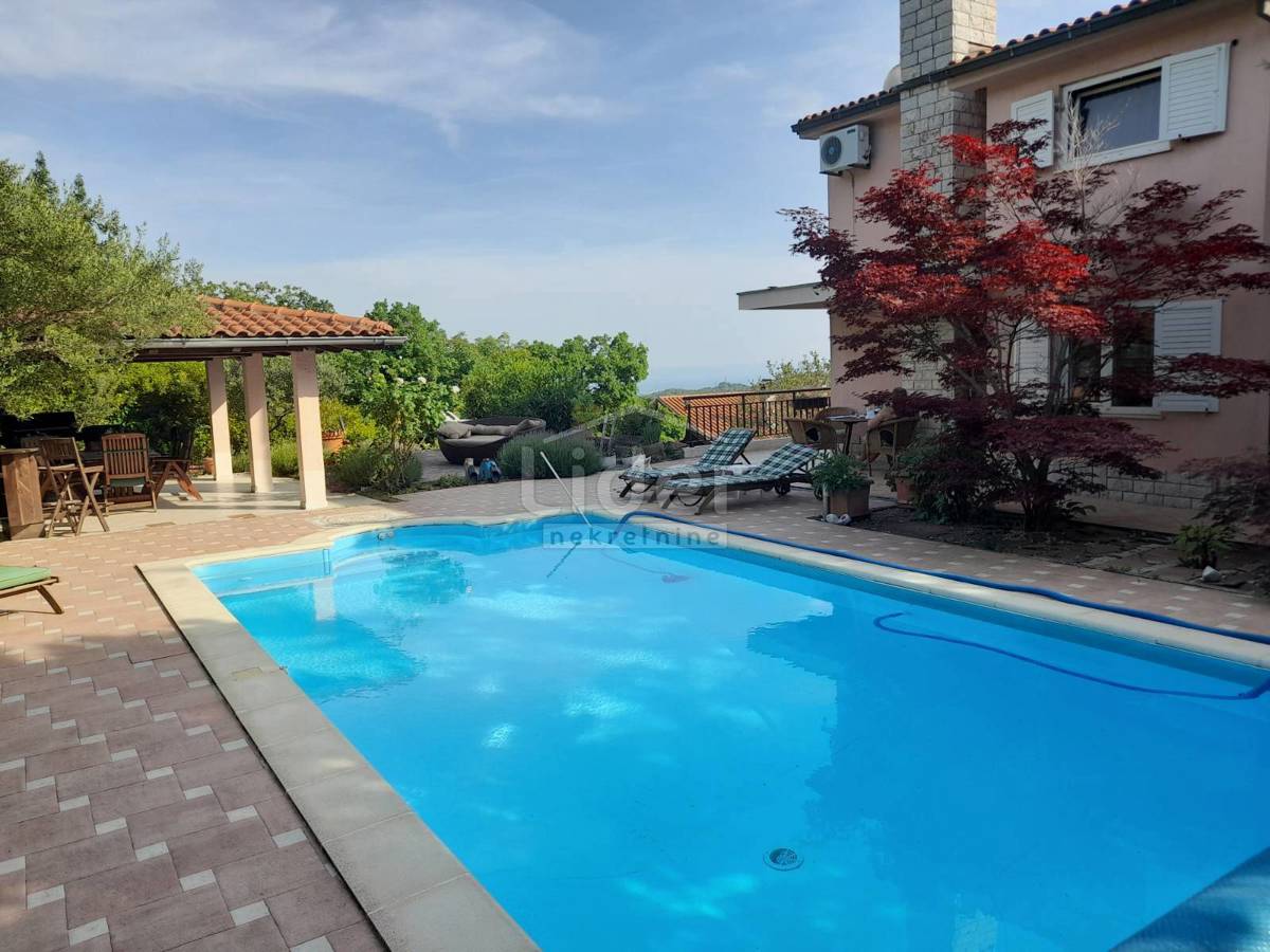 Hiša Škurinje, 250m2