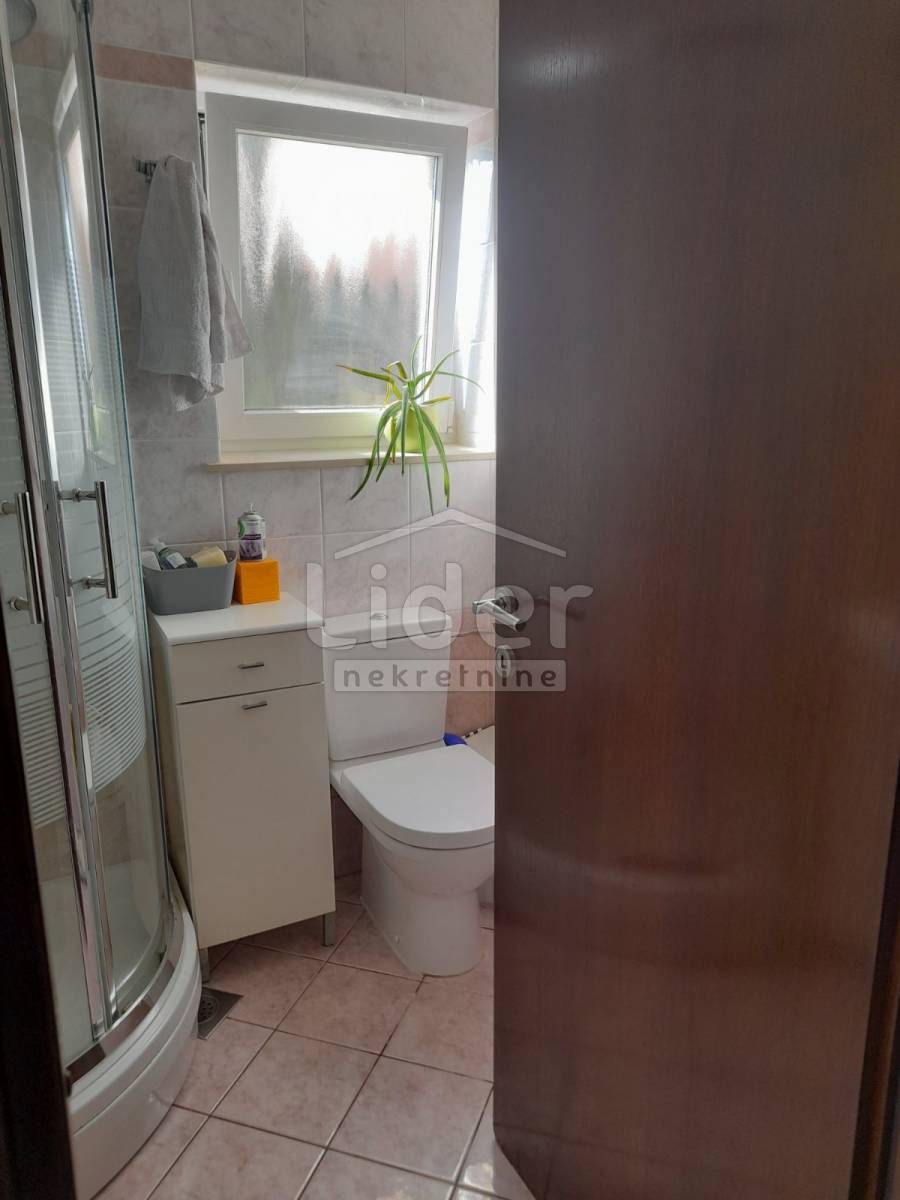 Hiša Škurinje, 250m2