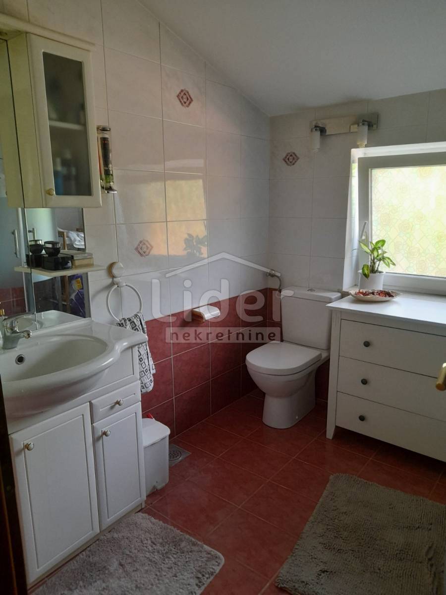 Hiša Škurinje, 250m2