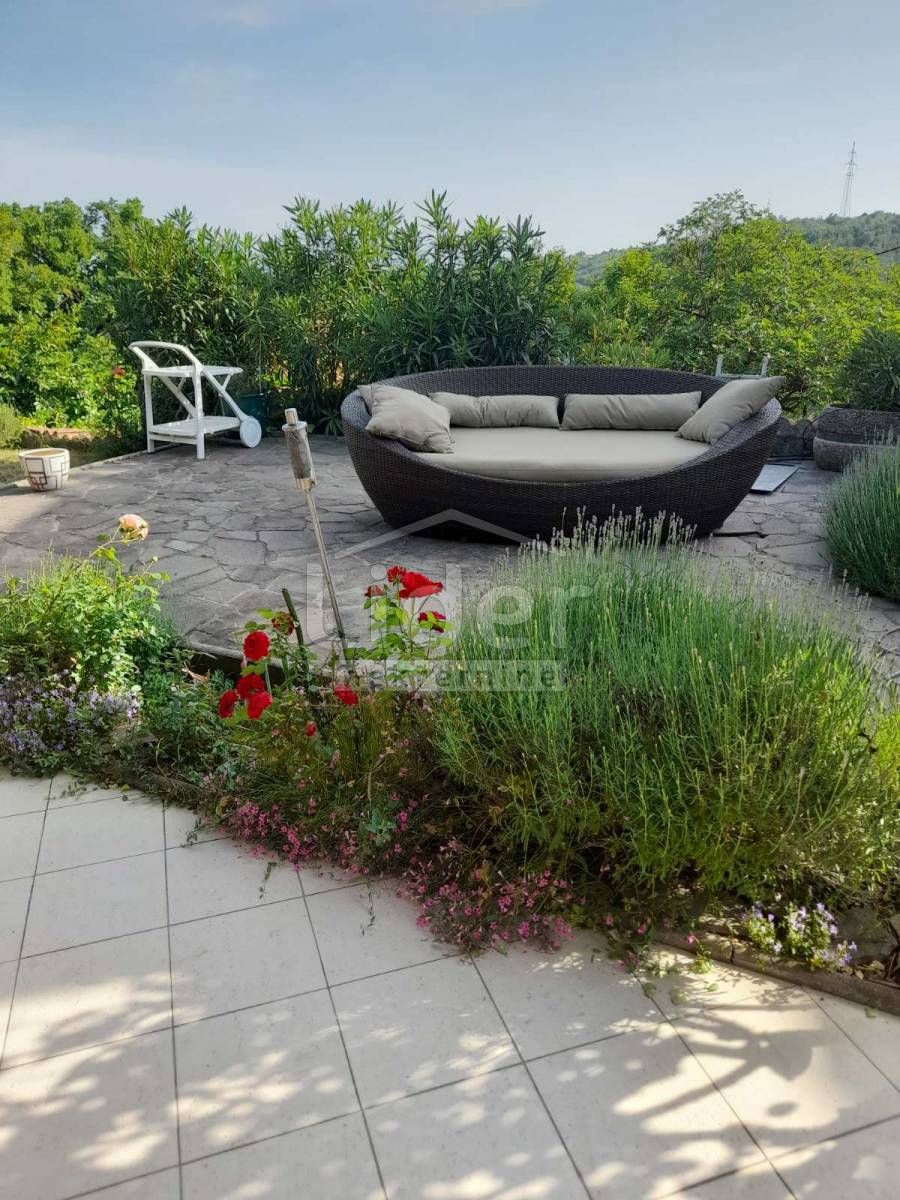 Hiša Škurinje, 250m2