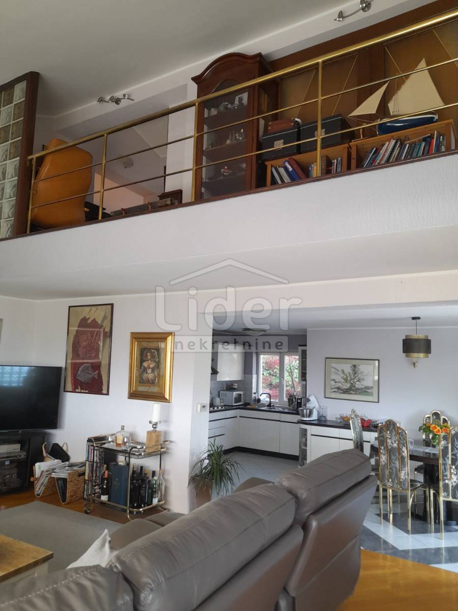 Hiša Škurinje, 250m2