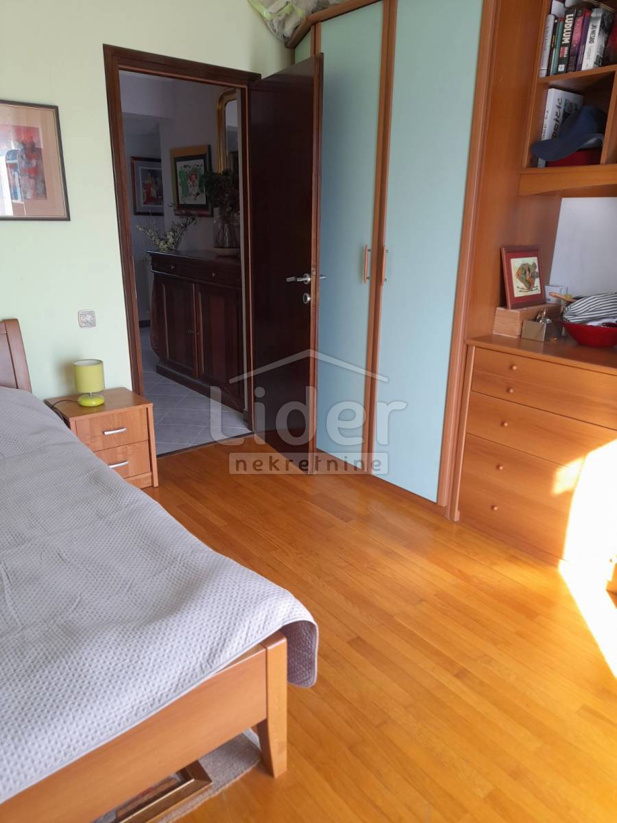 Hiša Škurinje, 250m2