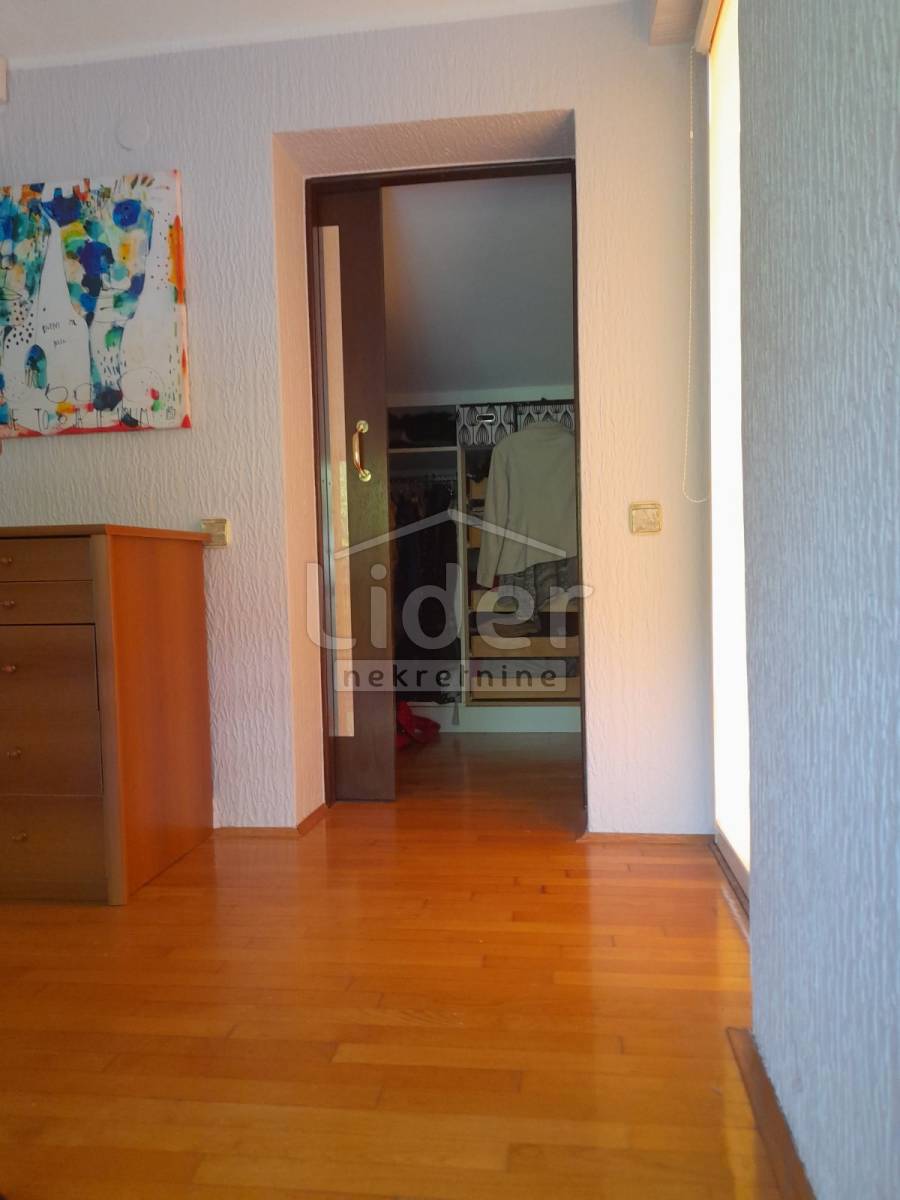 Hiša Škurinje, 250m2