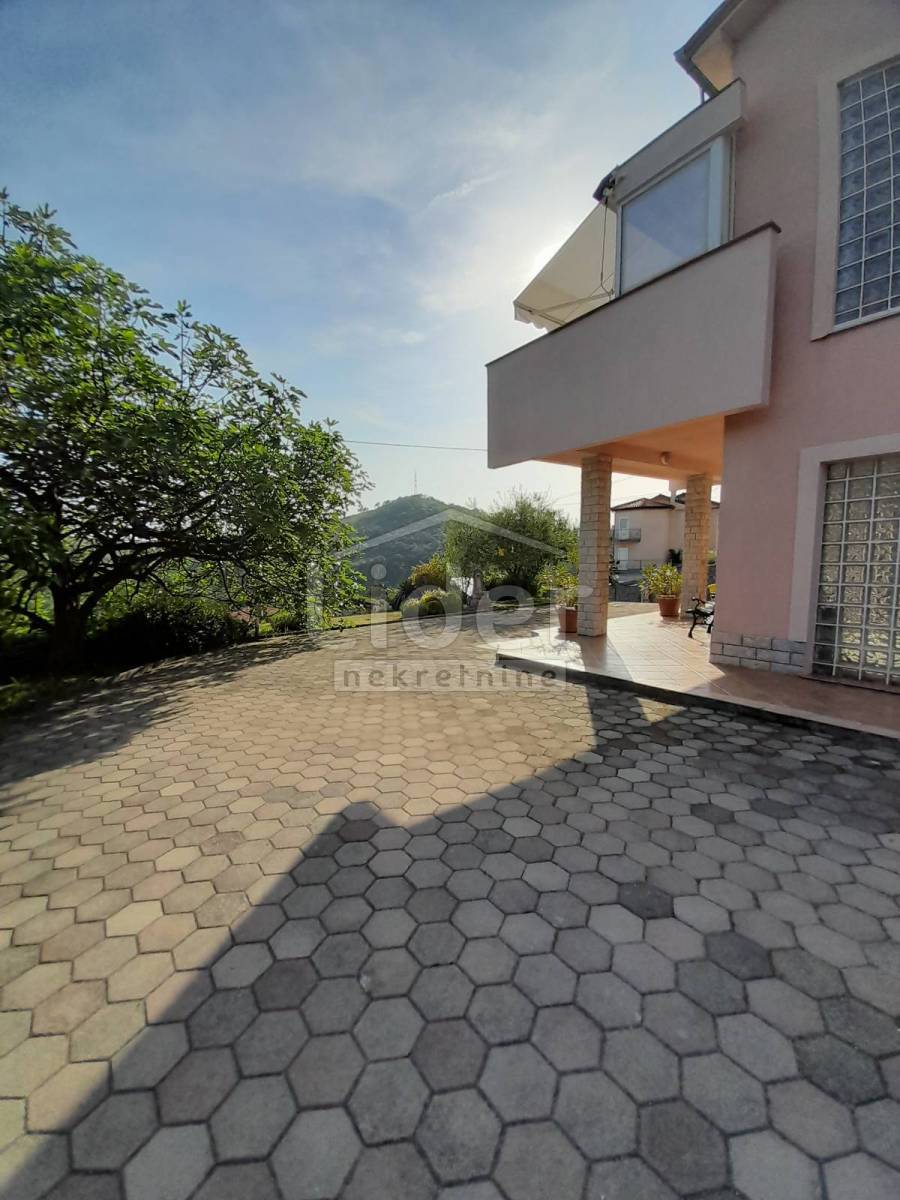 Hiša Škurinje, 250m2