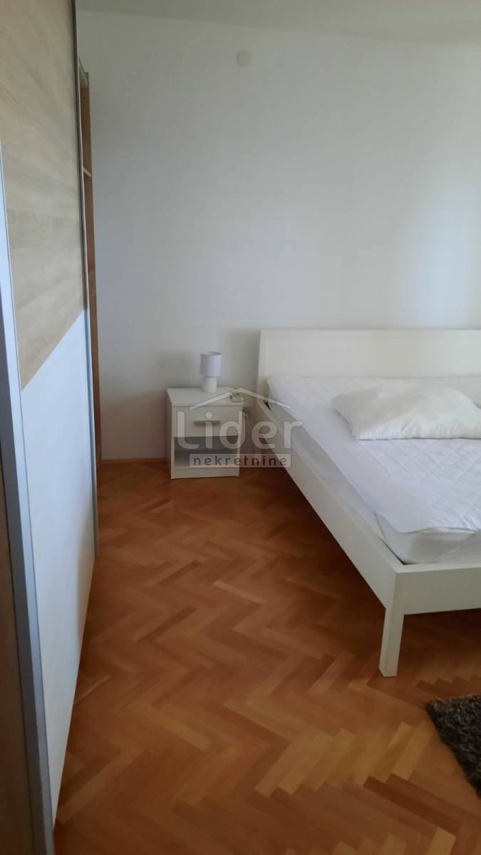 Hiša Krnjevo, 200m2