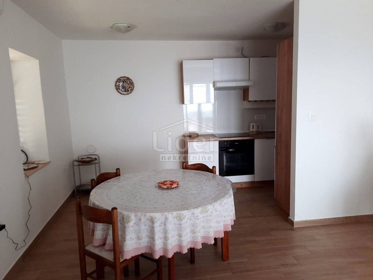 Hiša Krnjevo, 200m2