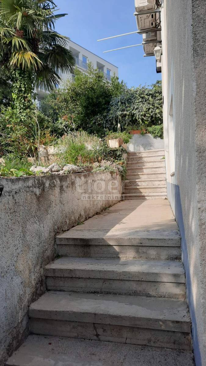 Hiša Krnjevo, 200m2