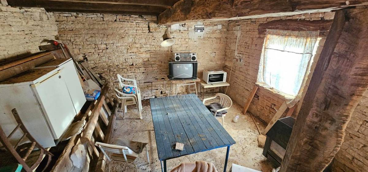 Hiša Oprtalj, 160m2