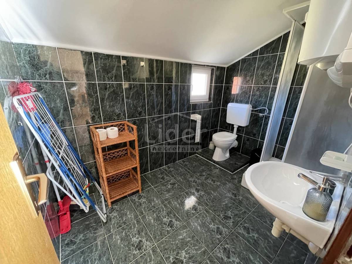 Hiša Gornji Karin, 170m2