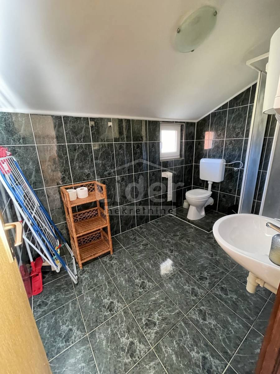 Hiša Gornji Karin, 170m2