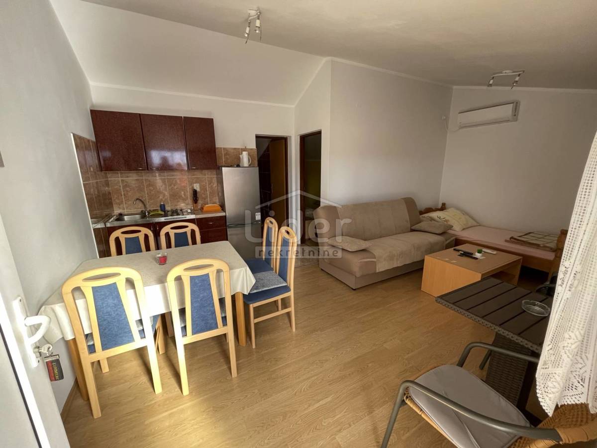 Hiša Gornji Karin, 170m2