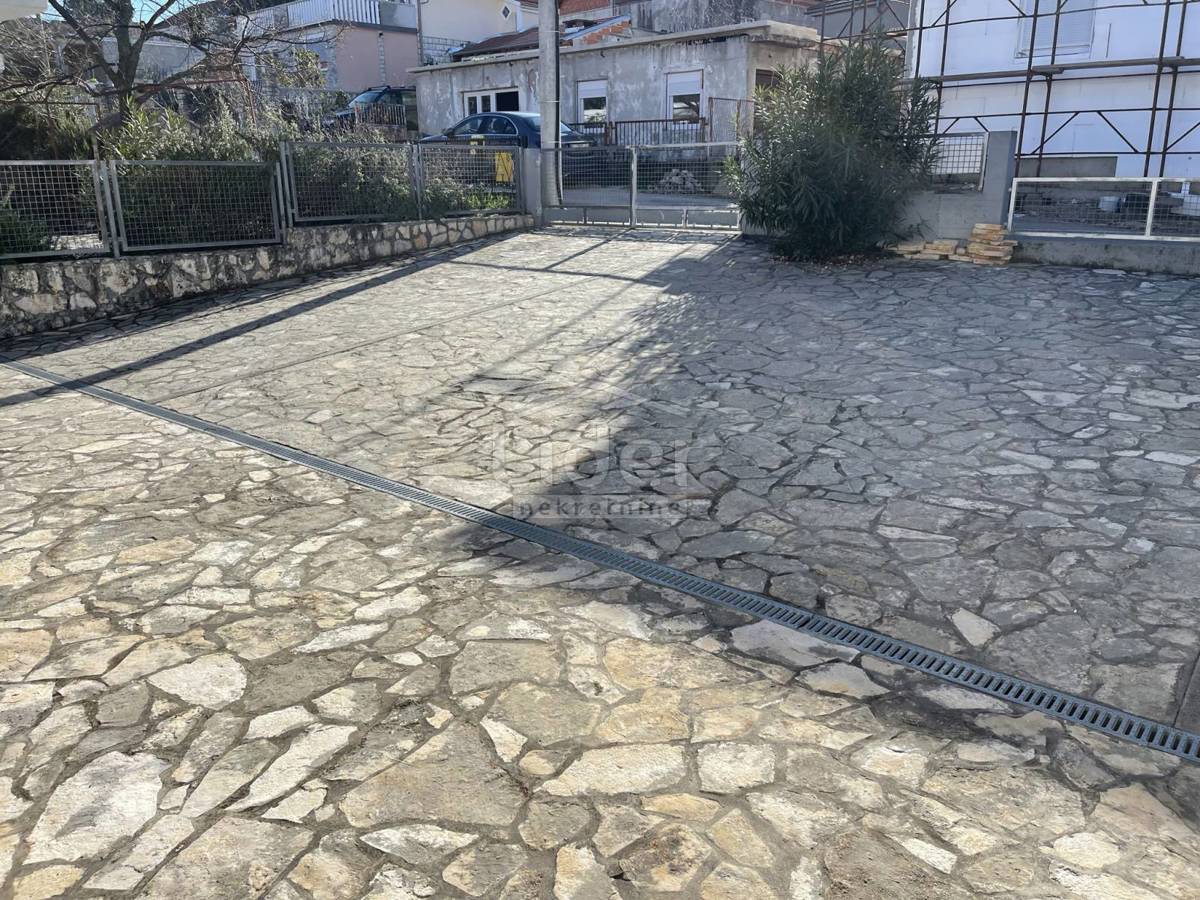 Hiša Gornji Karin, 170m2