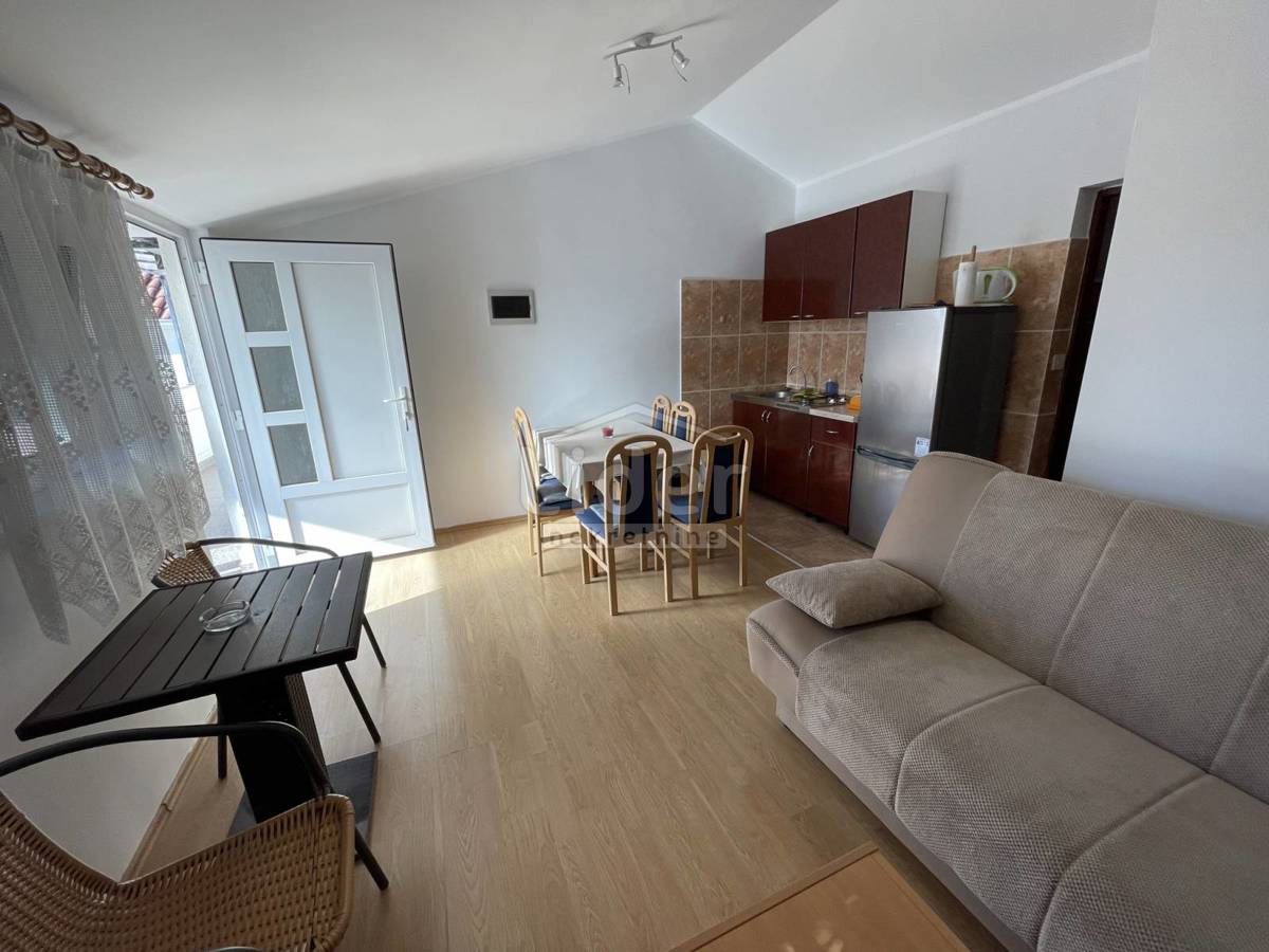 Hiša Gornji Karin, 170m2