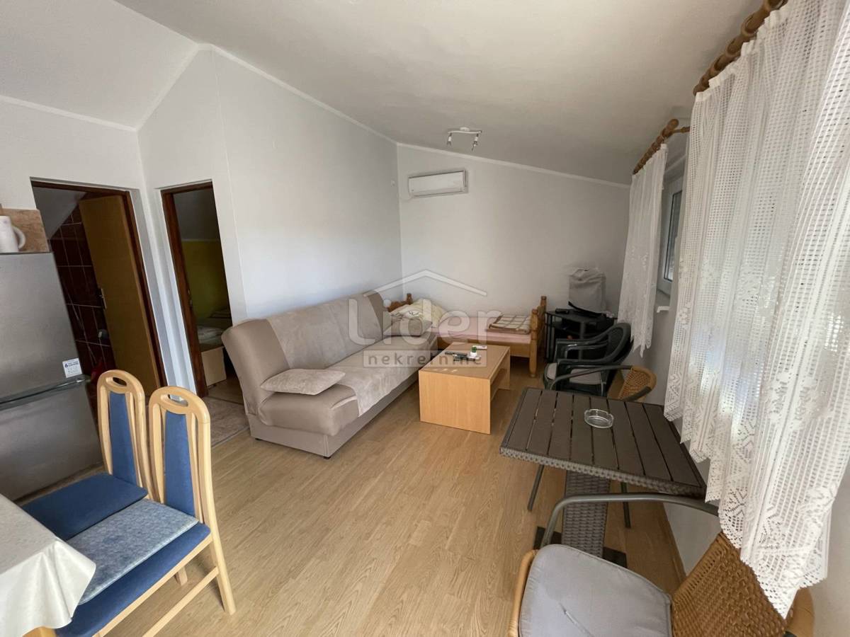 Hiša Gornji Karin, 170m2