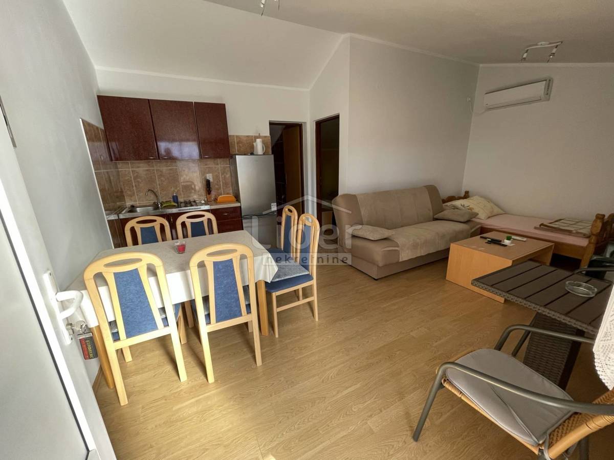 Hiša Gornji Karin, 170m2