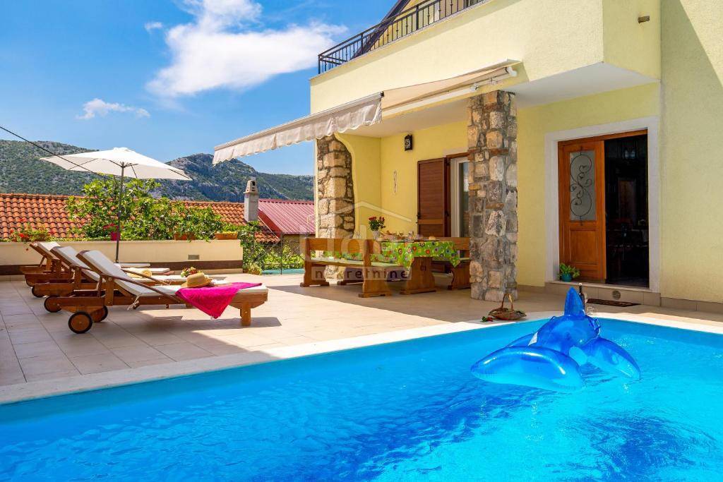 Hiša Tribalj, 300m2