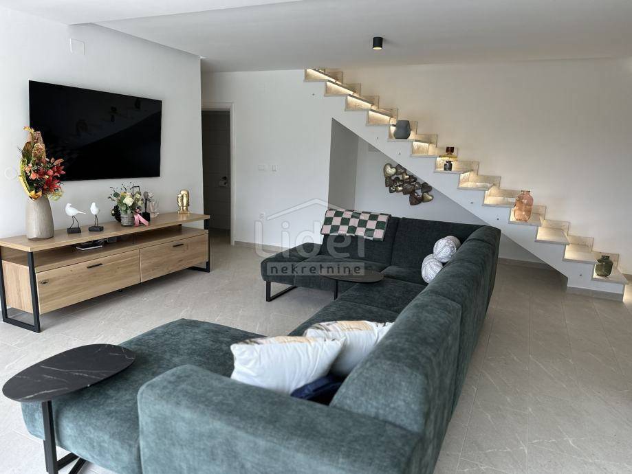 Hiša Poljane, 328m2