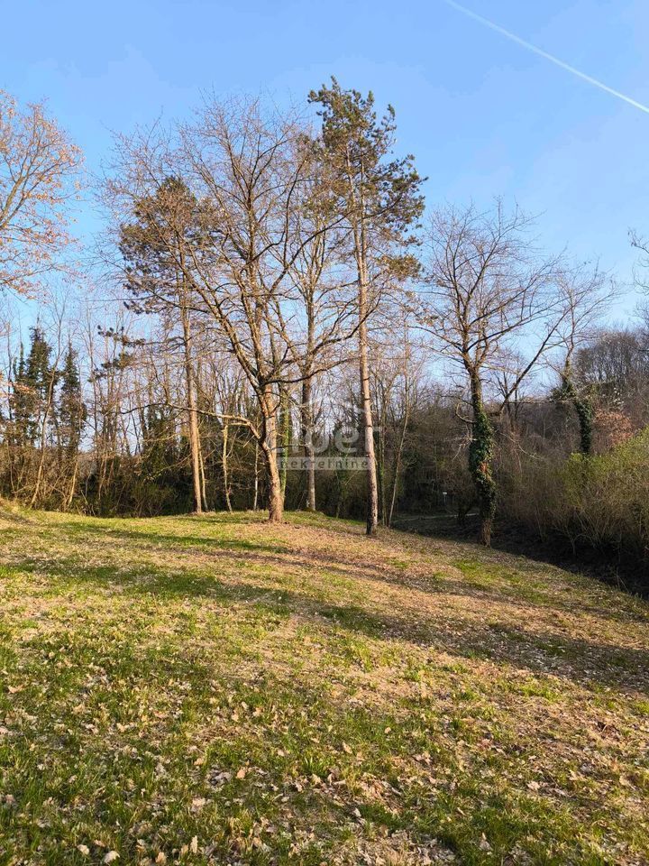 Zemljišče Mečari, 1083m2