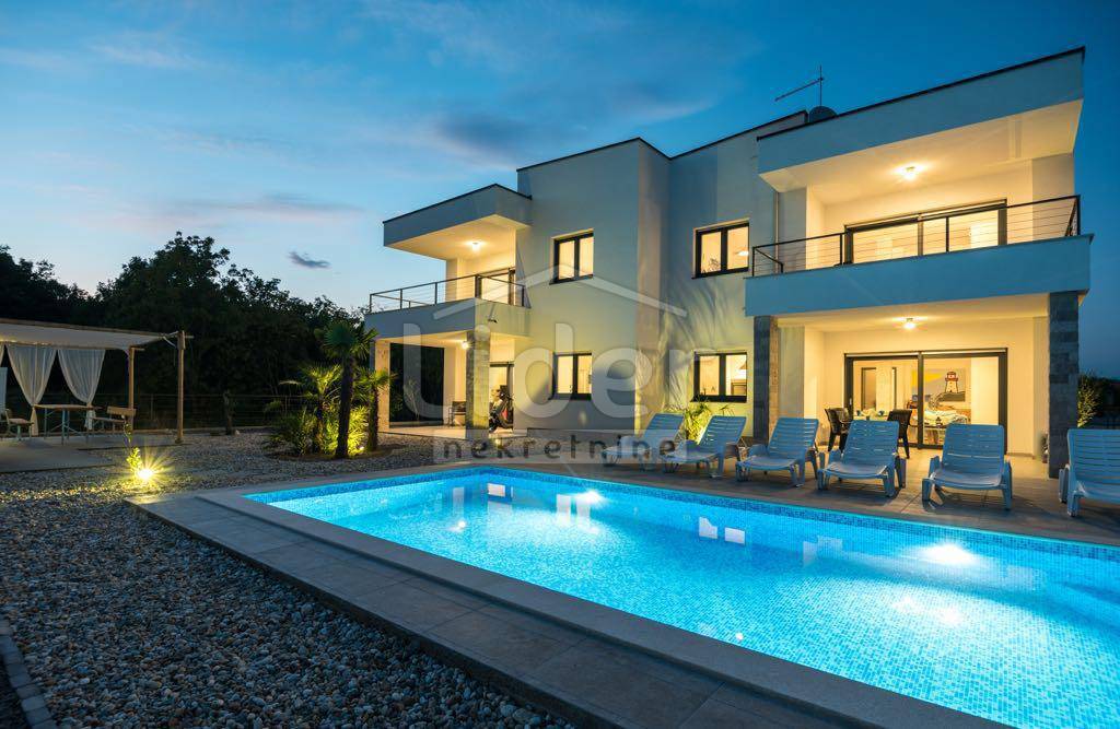 Hiša Žgaljići, 300m2