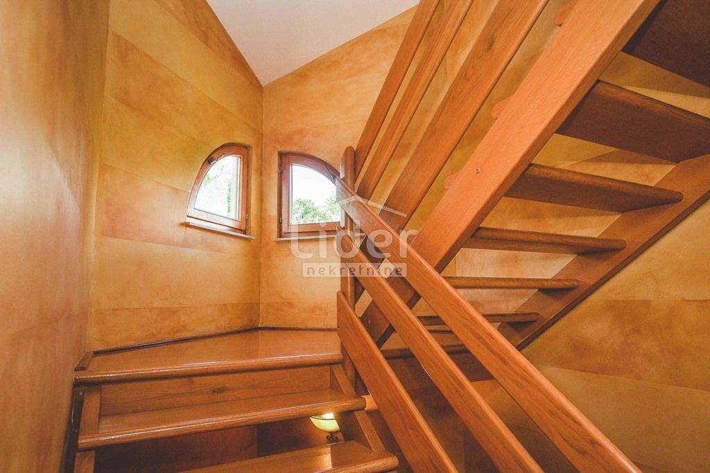 Hiša Gornja Vežica, 330m2