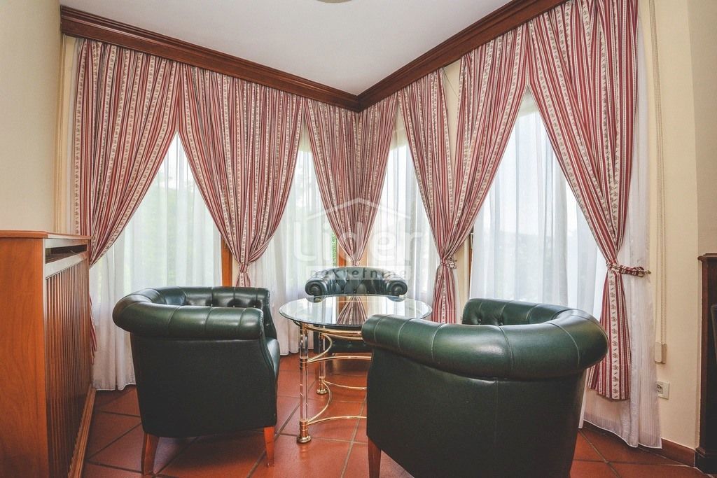 Hiša Gornja Vežica, 330m2