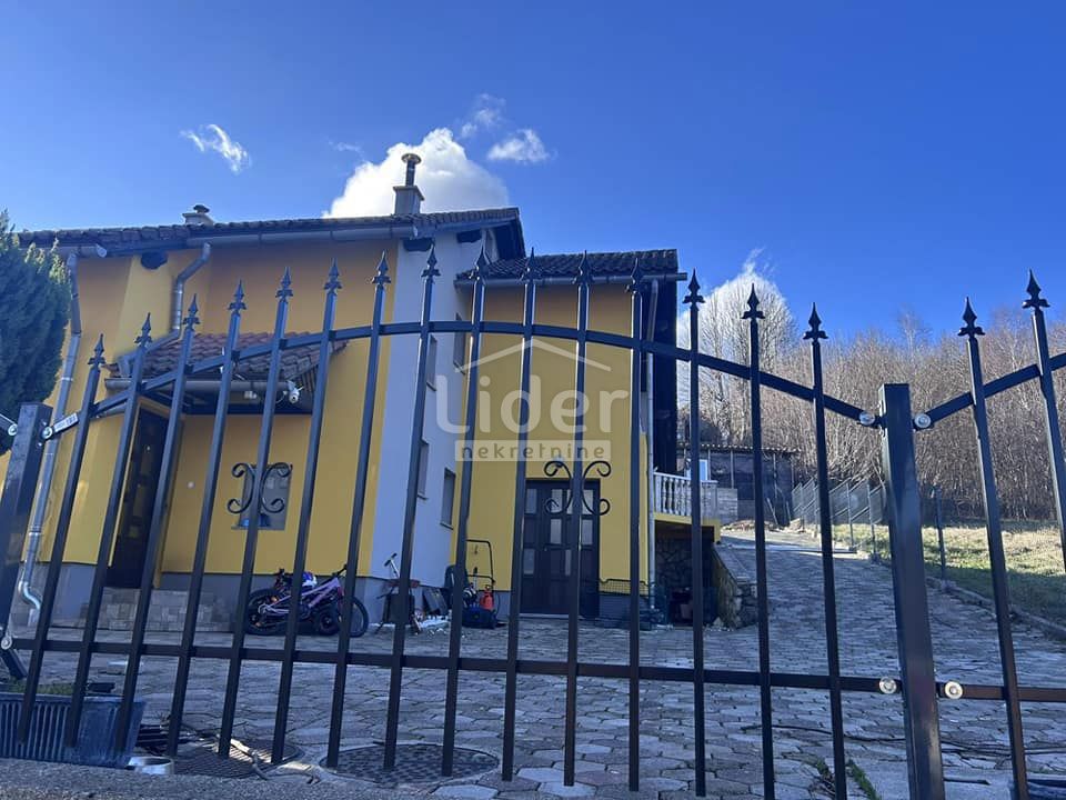 Hiša Fužine, 150m2