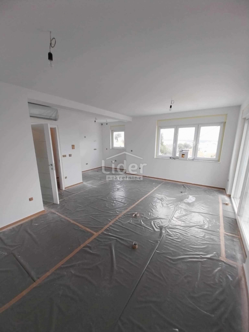 Apartma Novalja, 64m2