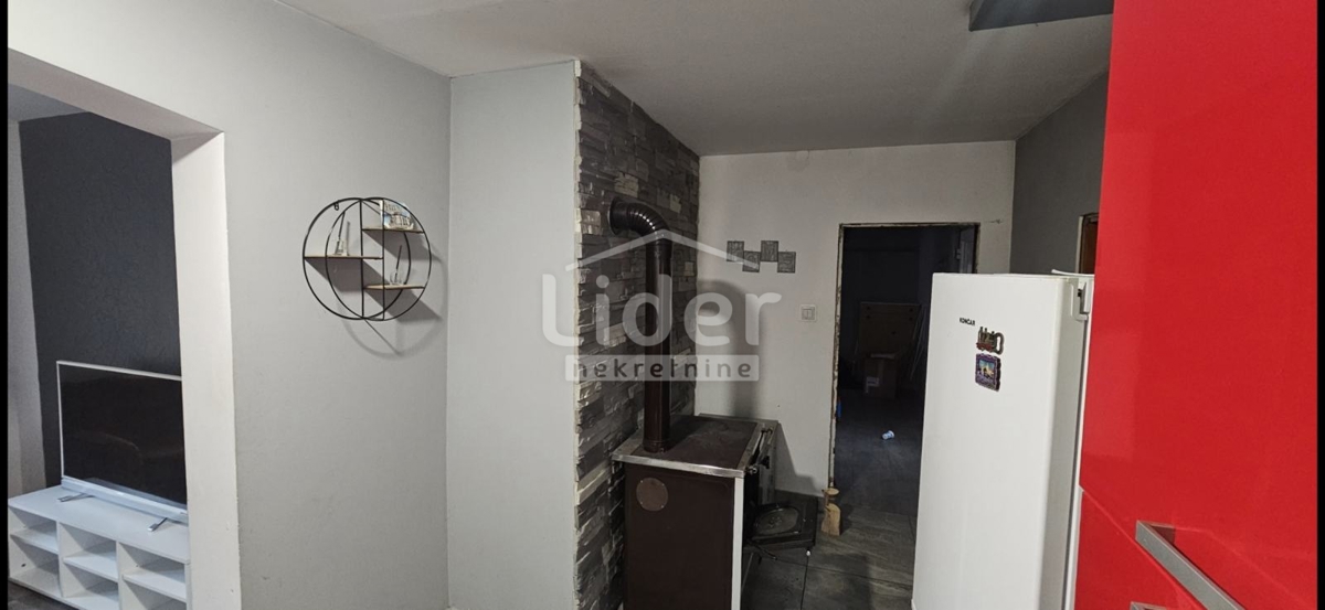 Hiša Moravice, 200m2