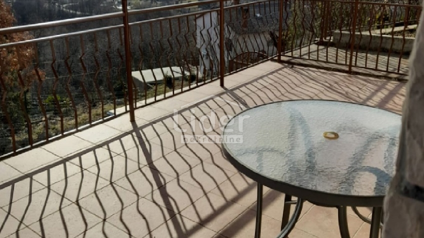 Hiša Rukavac, 300m2