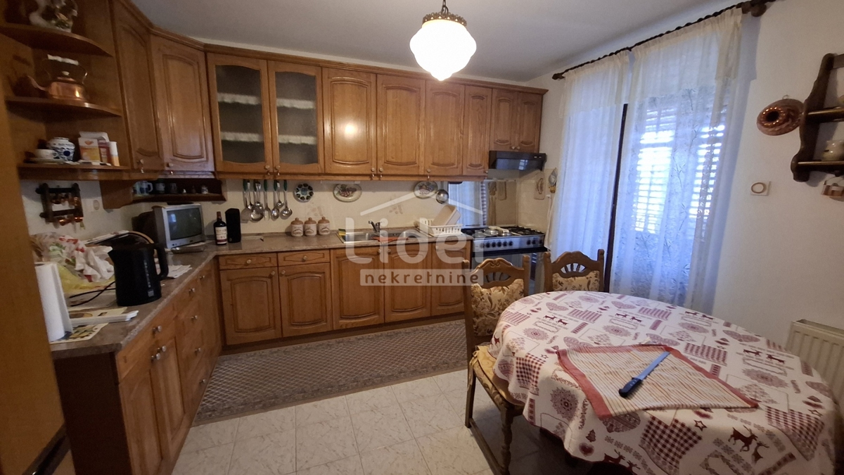 Hiša Rukavac, 300m2