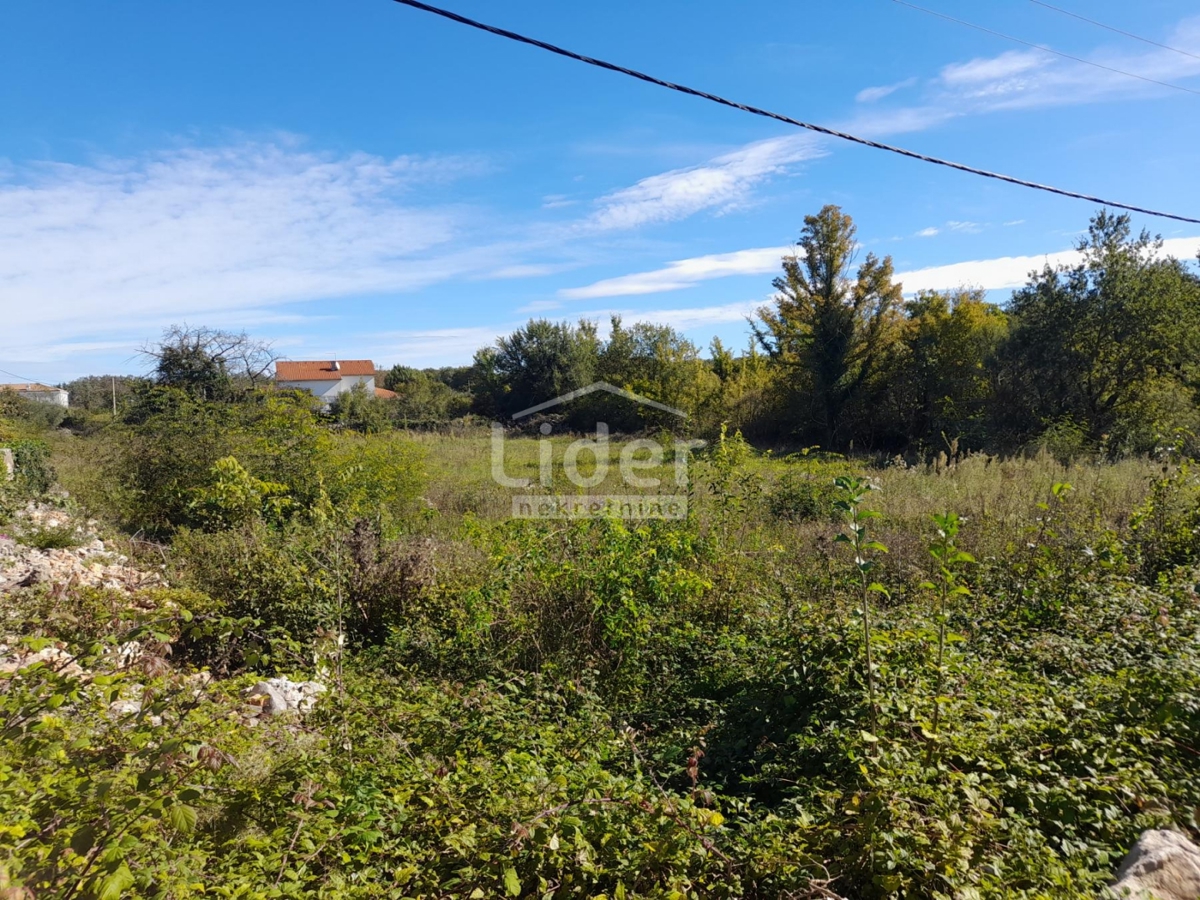 Zemljišče Milohnići, 753m2