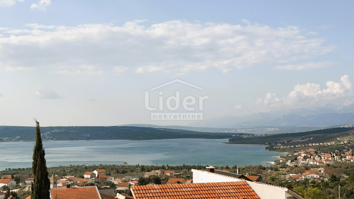 Hiša Gornji Karin, Obrovac, 200m2