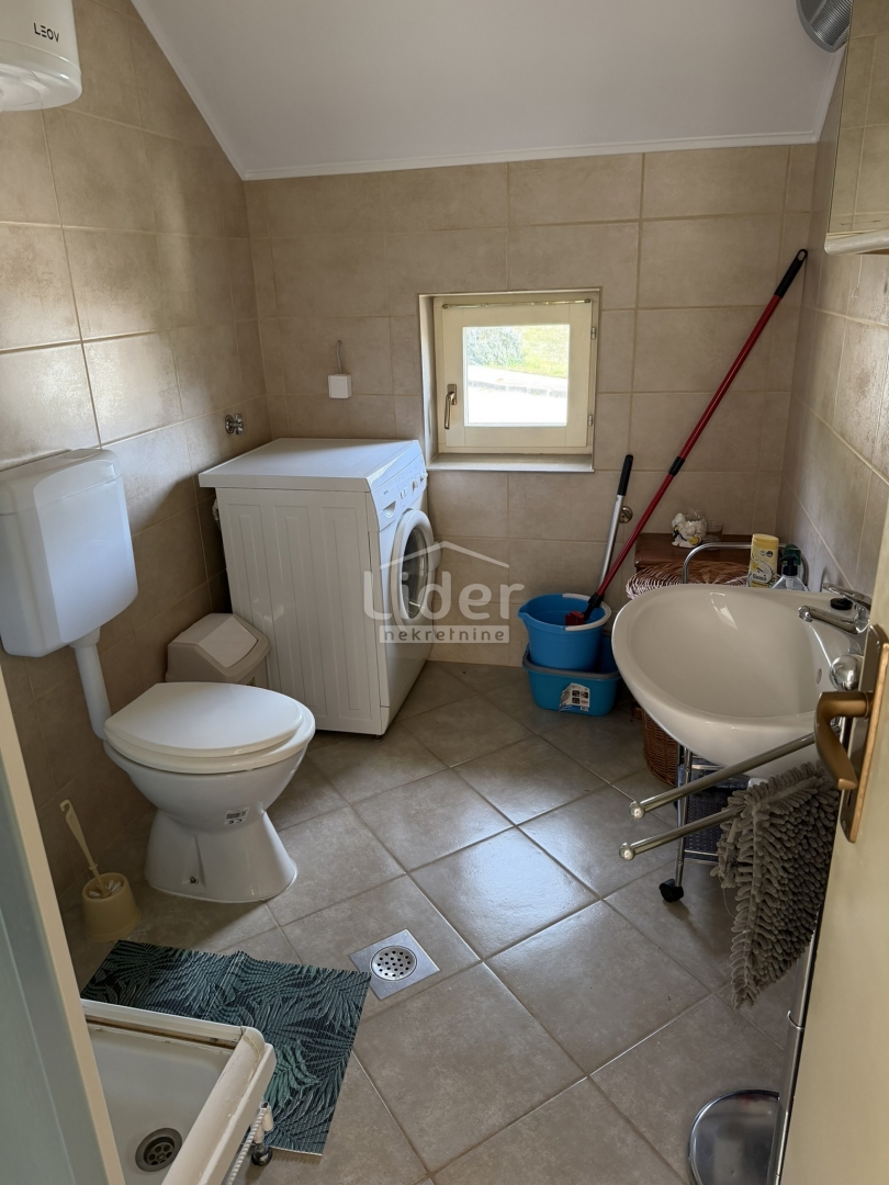 Hiša Gornji Karin, Obrovac, 200m2