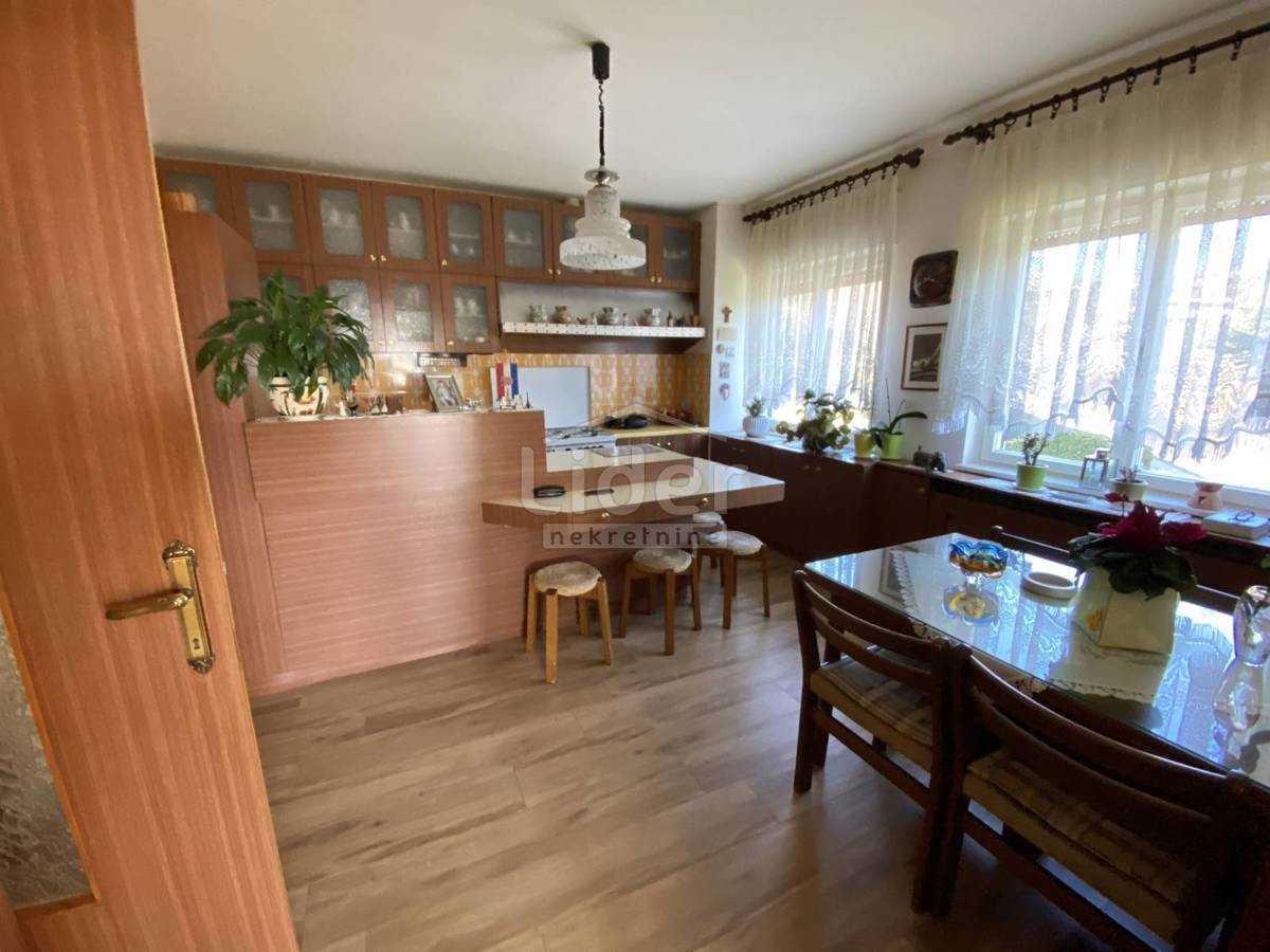 Hiša Saršoni, 850m2