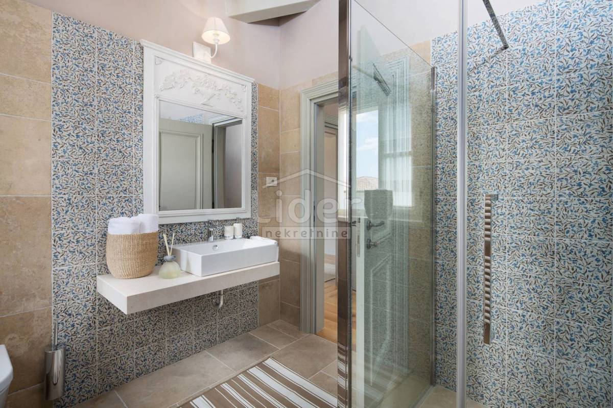 Hiša Kanfanar, 359m2