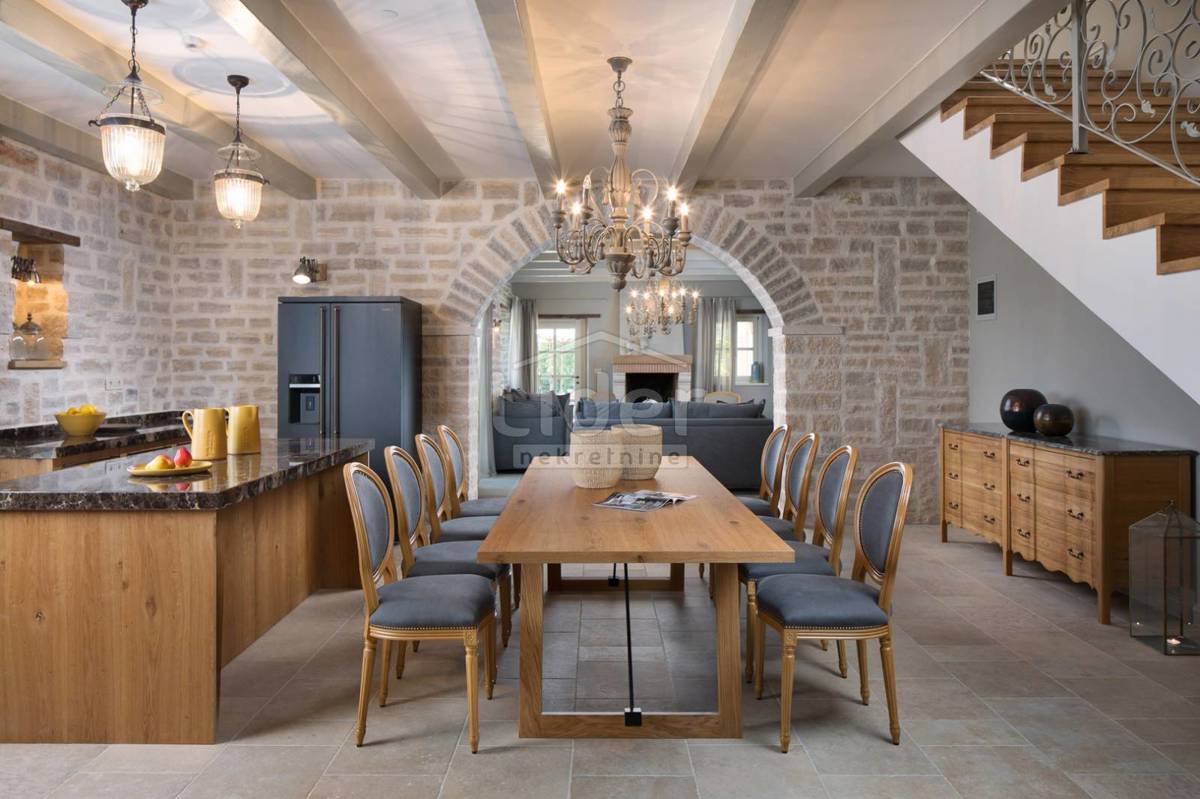 Hiša Kanfanar, 359m2