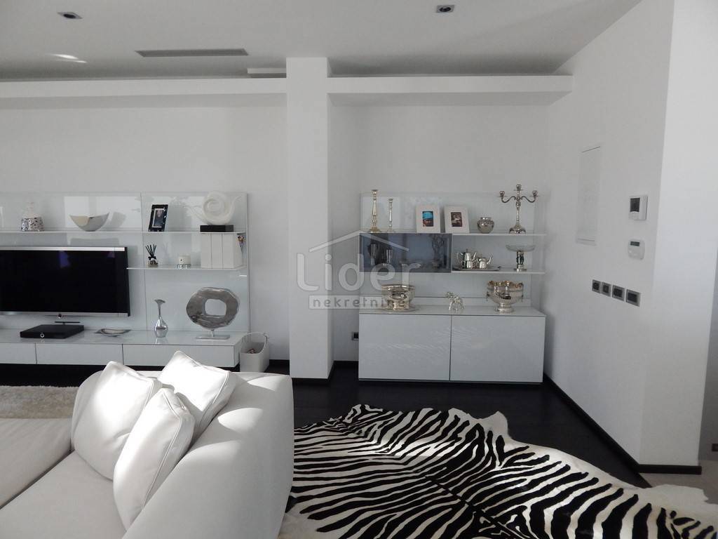 Hiša Opatija - Centar, 450m2