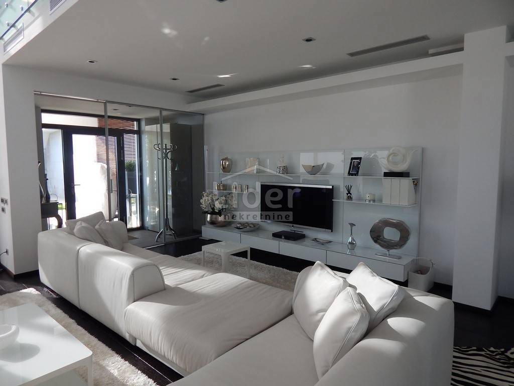 Hiša Opatija - Centar, 450m2