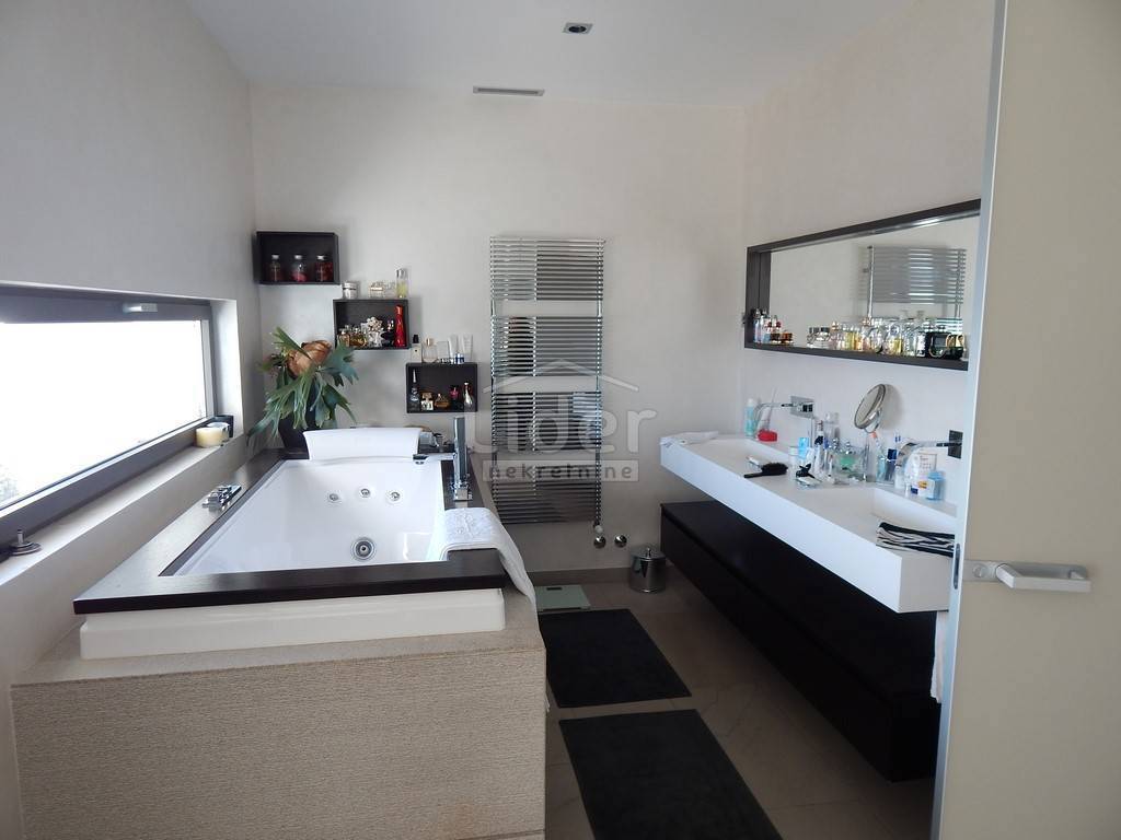 Hiša Opatija - Centar, 450m2