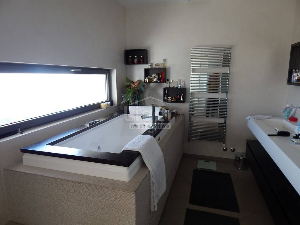 Hiša Opatija - Centar, 450m2