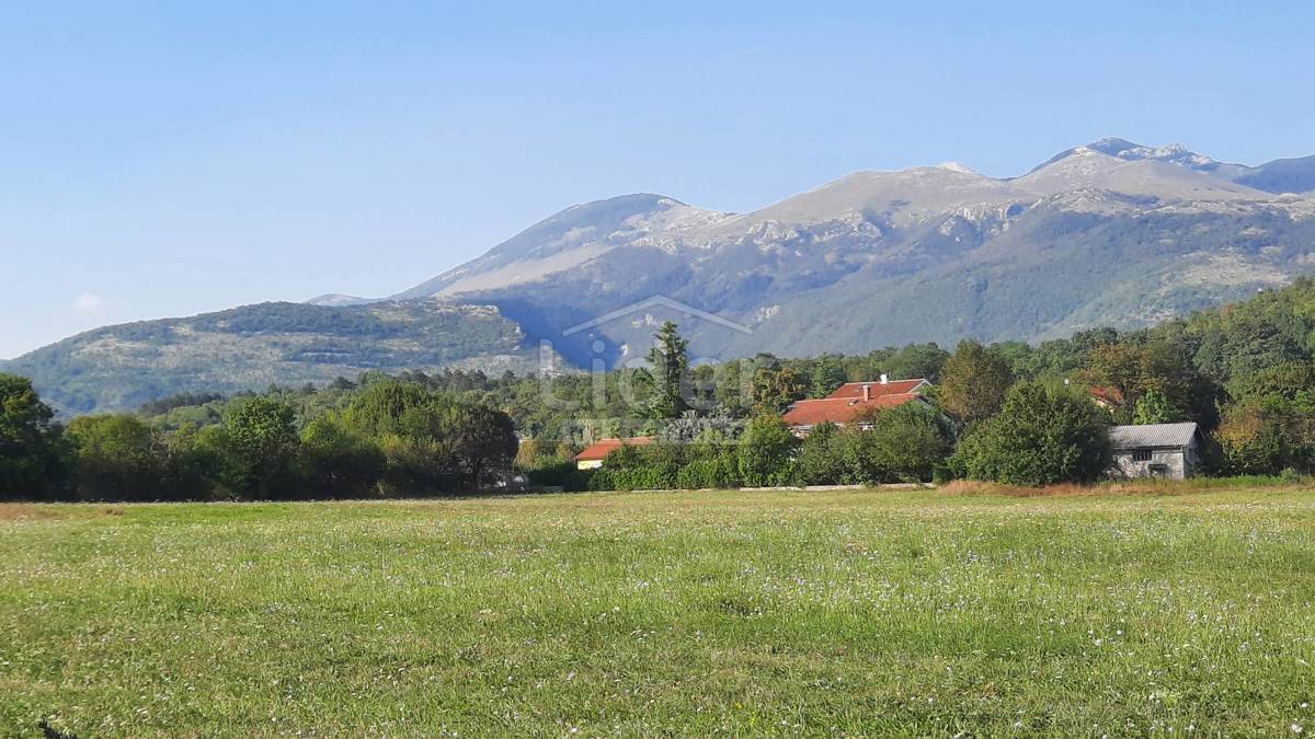 Zemljišče Podhum, 1350m2