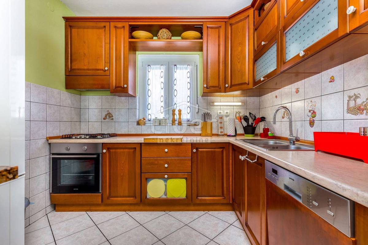 Hiša Crikvenica, 450m2