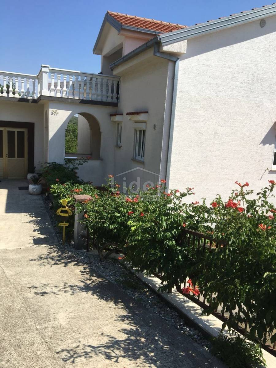 Hiša Crikvenica, 450m2