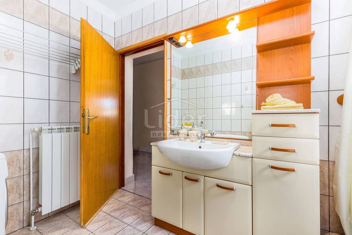 Hiša Crikvenica, 450m2